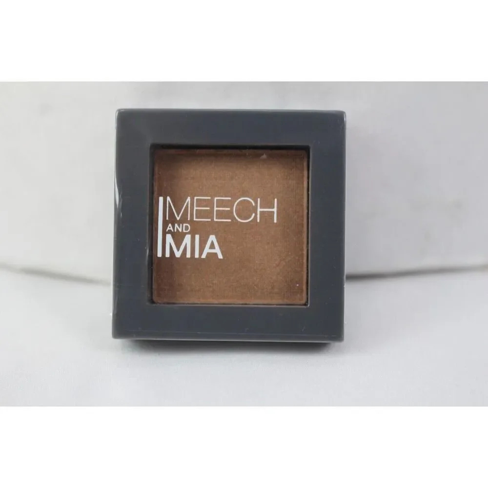 ladies MEECH and MIA Eyeshadow